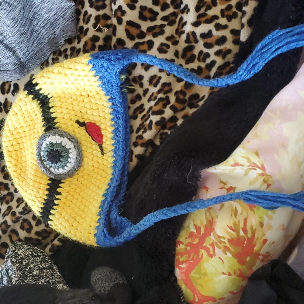 2 Minion beanies - Picture 7 of 7